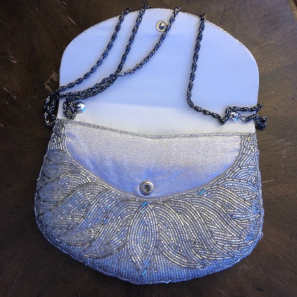 La Regale Shiny Silver Beaded Snap Close Evening Bag - Picture 3 of 5